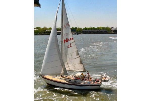 Sailboat 34 0 Najad Rental In Sag Harbor 1075 Sailo