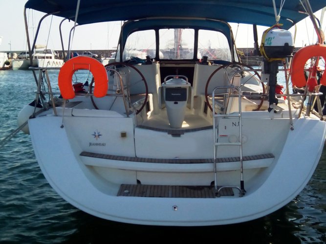 8989 Sailboat 42.0’ Rental Saronic Gulf, GR Sailo