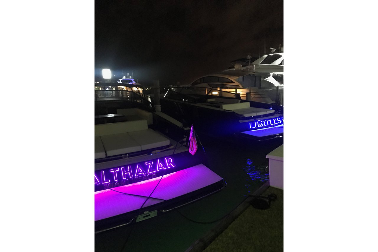 van dutch boats miami luxury boat rentals miami beach fl vandutch motor yacht van dutch boats miami luxury boat rentals miami beach fl vandutch motor yacht