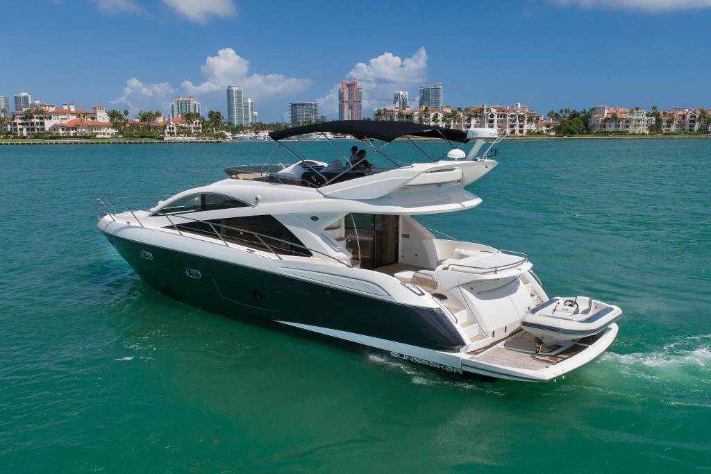 Sunseeker Mega Yacht 27133 Luxury Motor Boat Rental Queenstown Nz Sailo